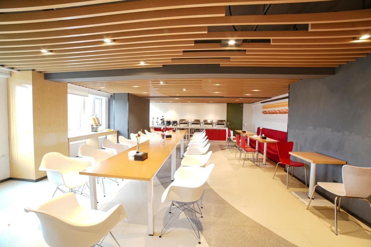 Hotel Ibis Chengdu West Jingcui Road Zewnętrze zdjęcie