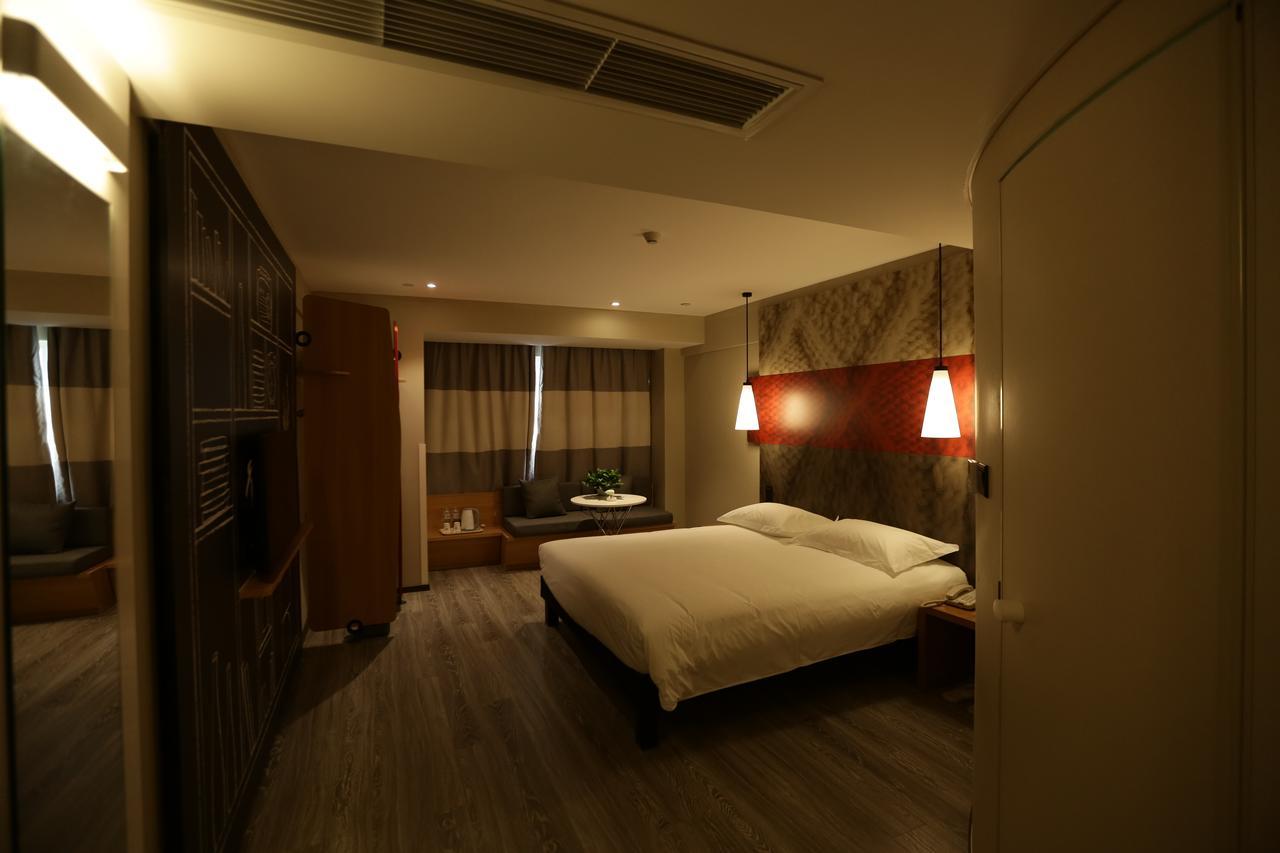 Hotel Ibis Chengdu West Jingcui Road Zewnętrze zdjęcie