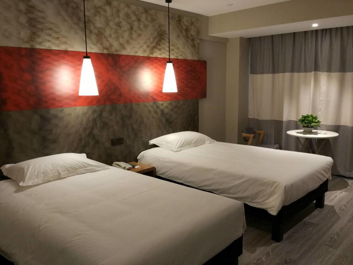 Hotel Ibis Chengdu West Jingcui Road Zewnętrze zdjęcie