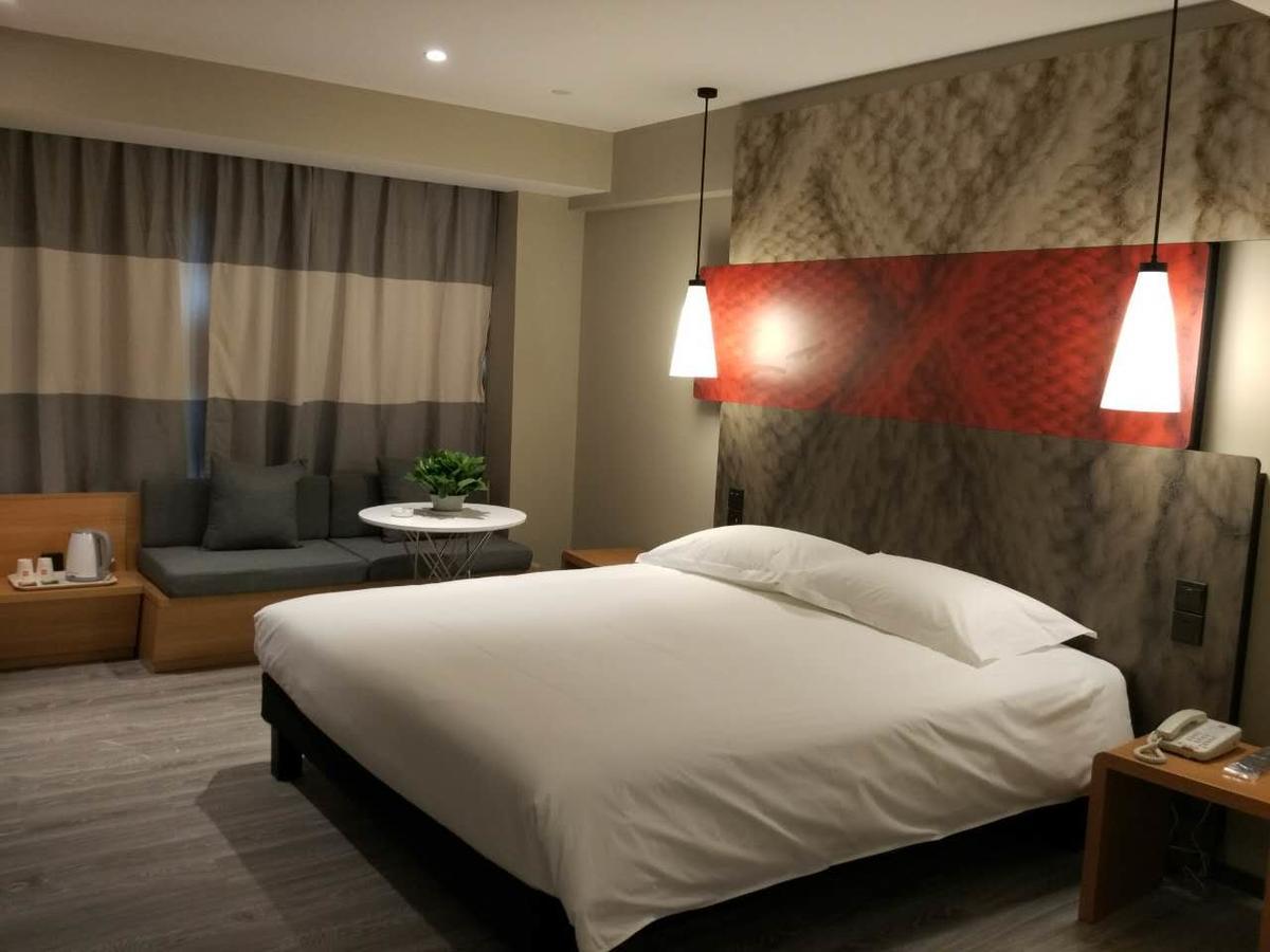 Hotel Ibis Chengdu West Jingcui Road Zewnętrze zdjęcie