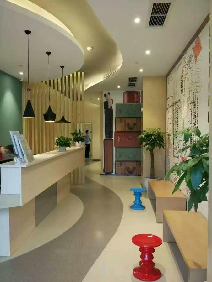 Hotel Ibis Chengdu West Jingcui Road Zewnętrze zdjęcie