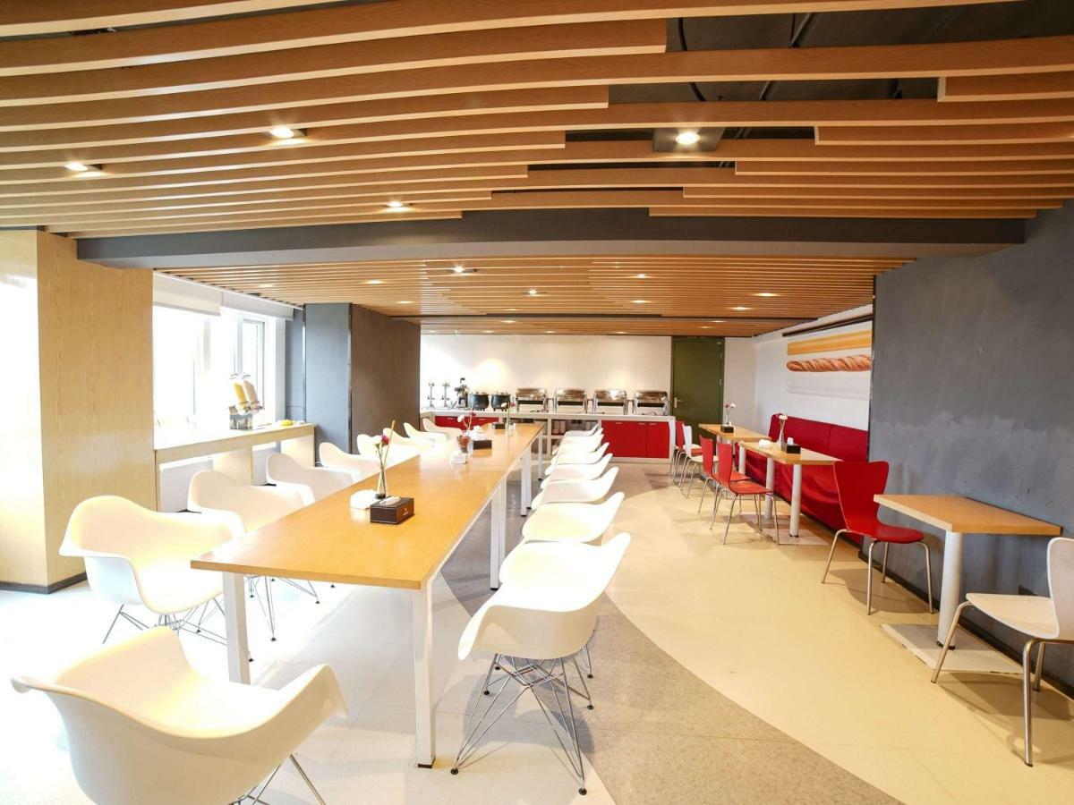 Hotel Ibis Chengdu West Jingcui Road Zewnętrze zdjęcie