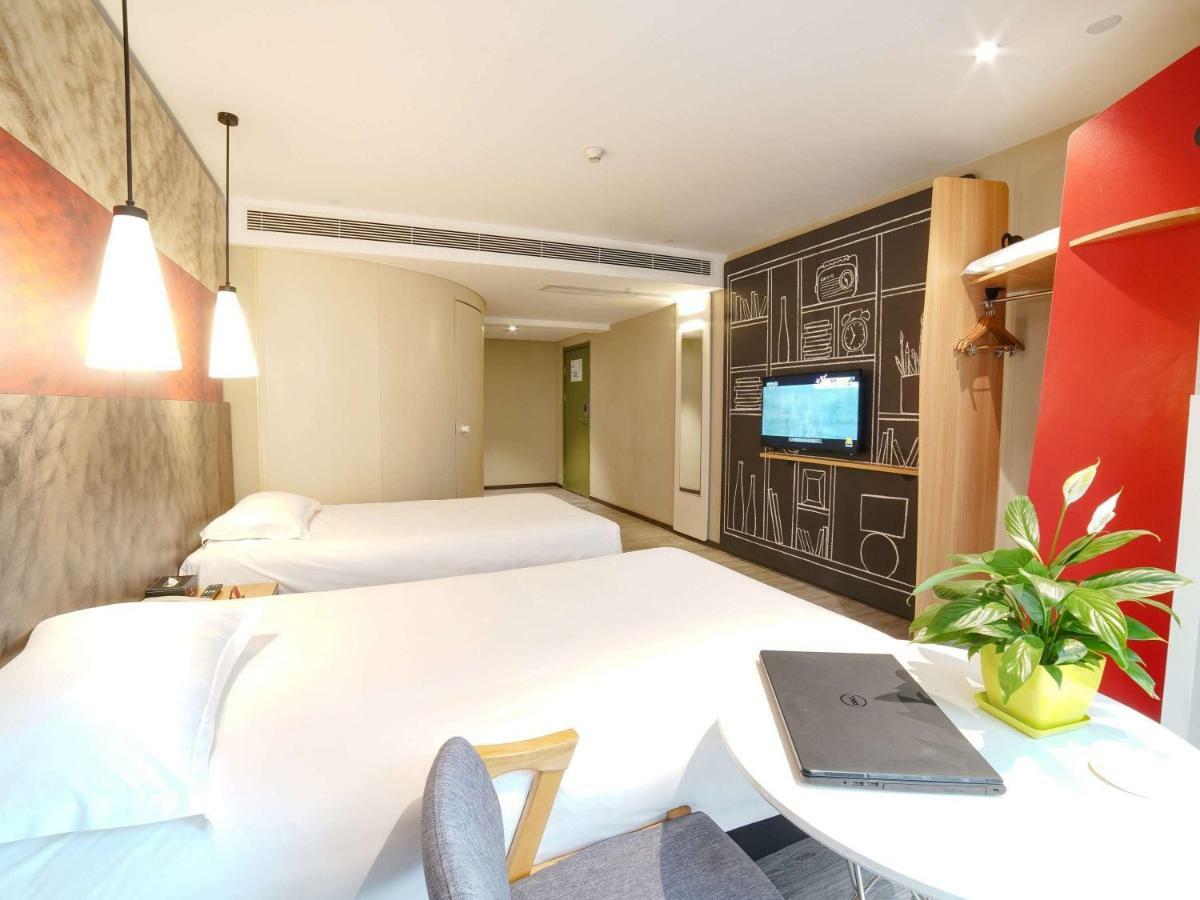 Hotel Ibis Chengdu West Jingcui Road Zewnętrze zdjęcie